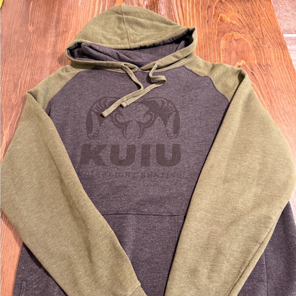 Men’s Kuiu Hoodie size Large